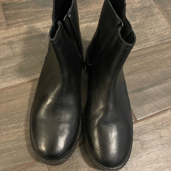 Zara Black Leather Chelsea Boots Size 39 - Picture 3 of 4